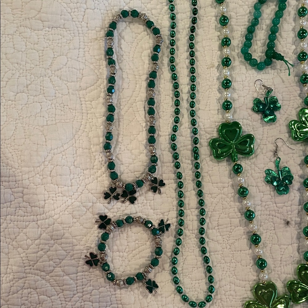 Green and Gold Mardi Gras Shamrock Jewelry Set - Picture 2 of 3